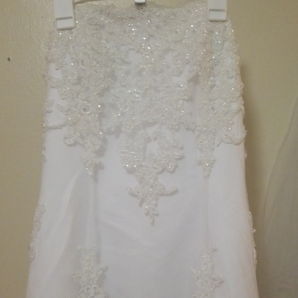 David's Bridal Wedding dress - Picture 3 of 7